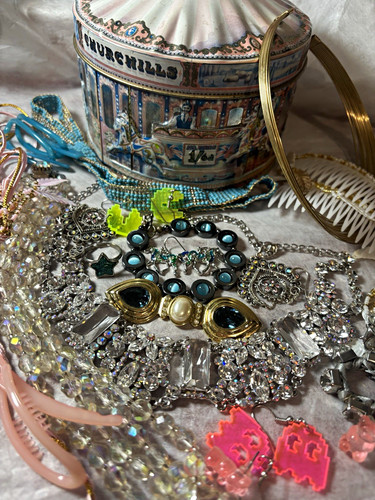 Costume jewellery mixed lot - mixed,